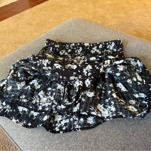 Bershka Black and White Floral Skort Skirt - Picture 2 of 5